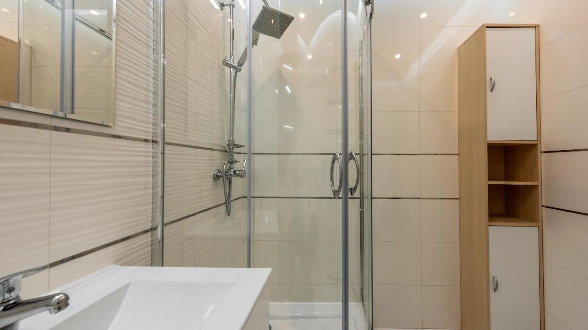 Apartment Blue Pearl 2 Rooms Down Town 4 Persons Balcony Free Parking Krakow Poland