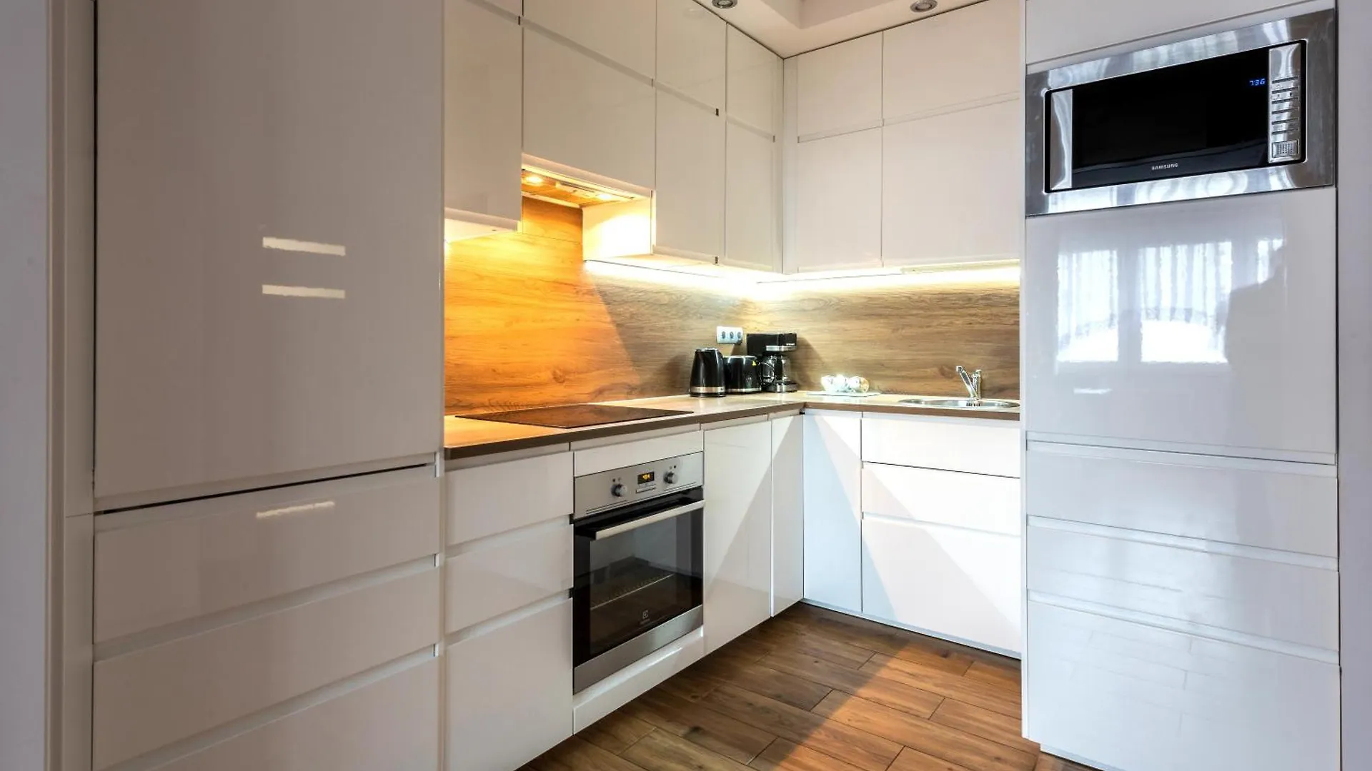 Apartment Blue Pearl 2 Rooms Down Town 4 Persons Balcony Free Parking Krakow 0*,  Poland