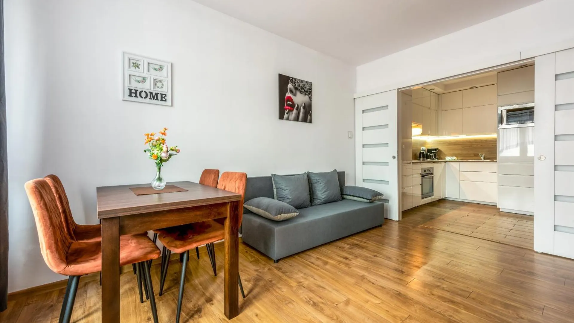 Apartment Blue Pearl 2 Rooms Down Town 4 Persons Balcony Free Parking Krakow
