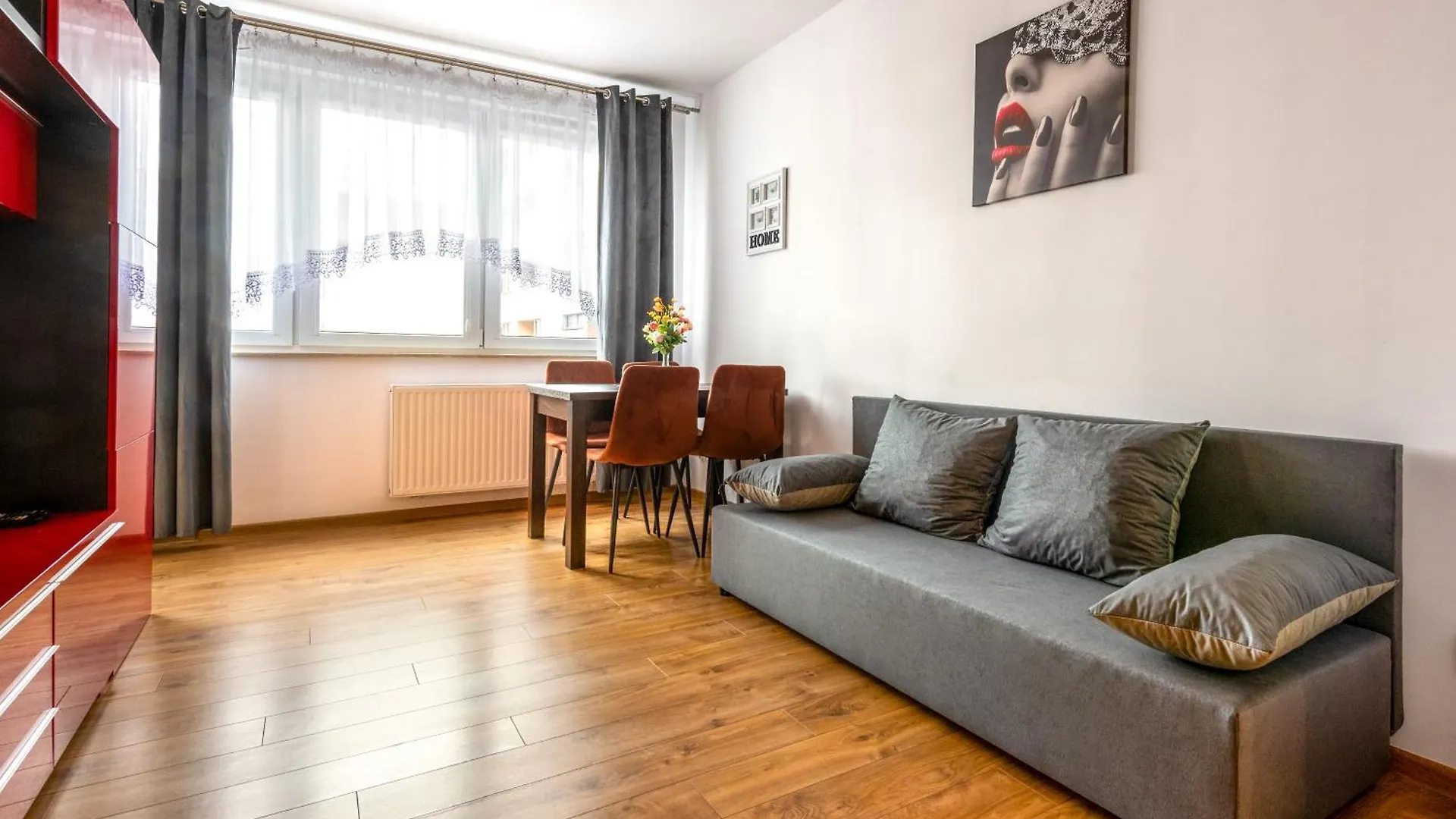 Apartment Blue Pearl 2 Rooms Down Town 4 Persons Balcony Free Parking Krakow 0*,  Poland