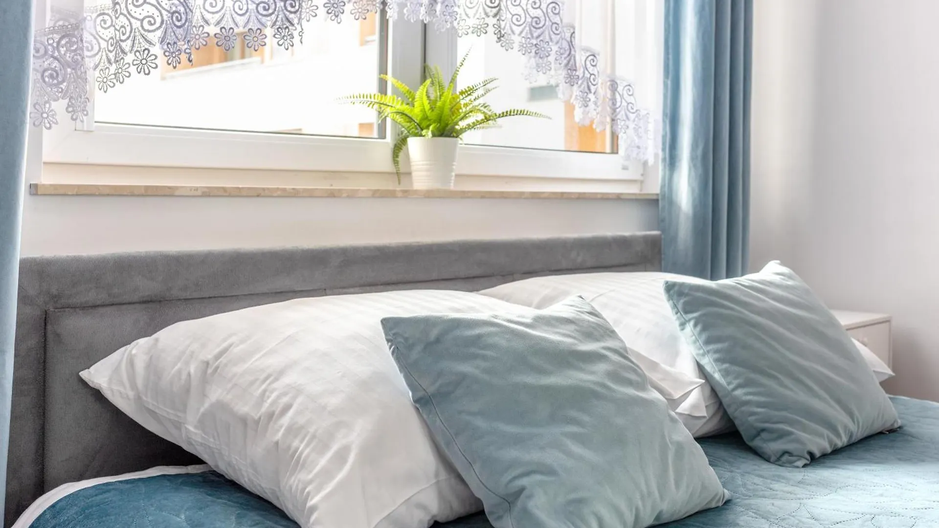 Apartment Blue Pearl 2 Rooms Down Town 4 Persons Balcony Free Parking Krakow 0*,  Poland